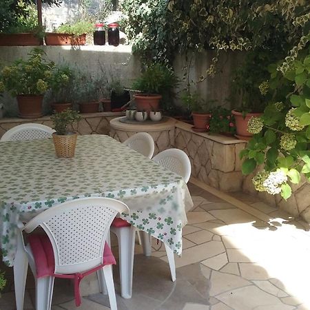 Sućuraj Apartments Vini And Ivana מראה חיצוני תמונה