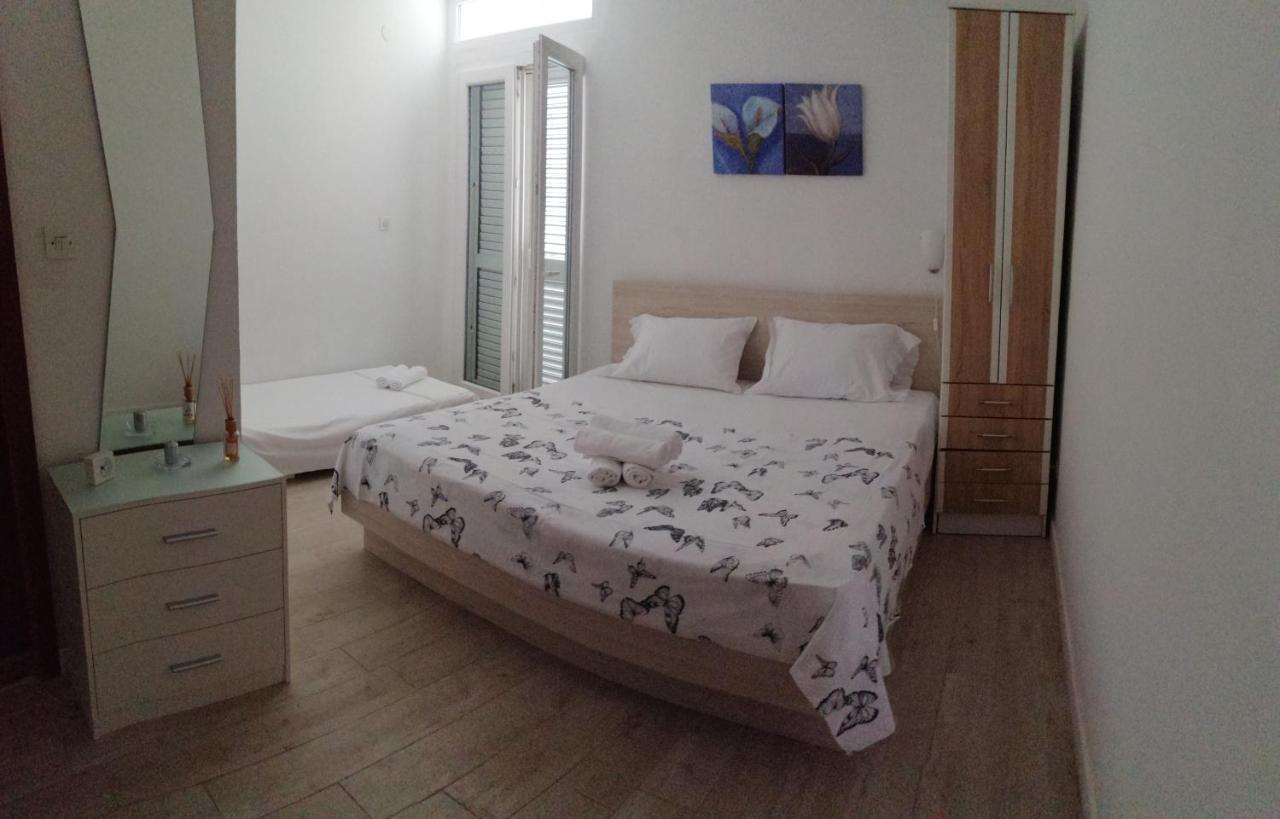 Sućuraj Apartments Vini And Ivana מראה חיצוני תמונה