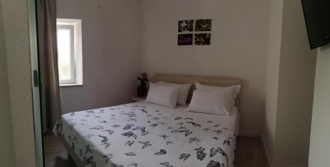 Sućuraj Apartments Vini And Ivana מראה חיצוני תמונה