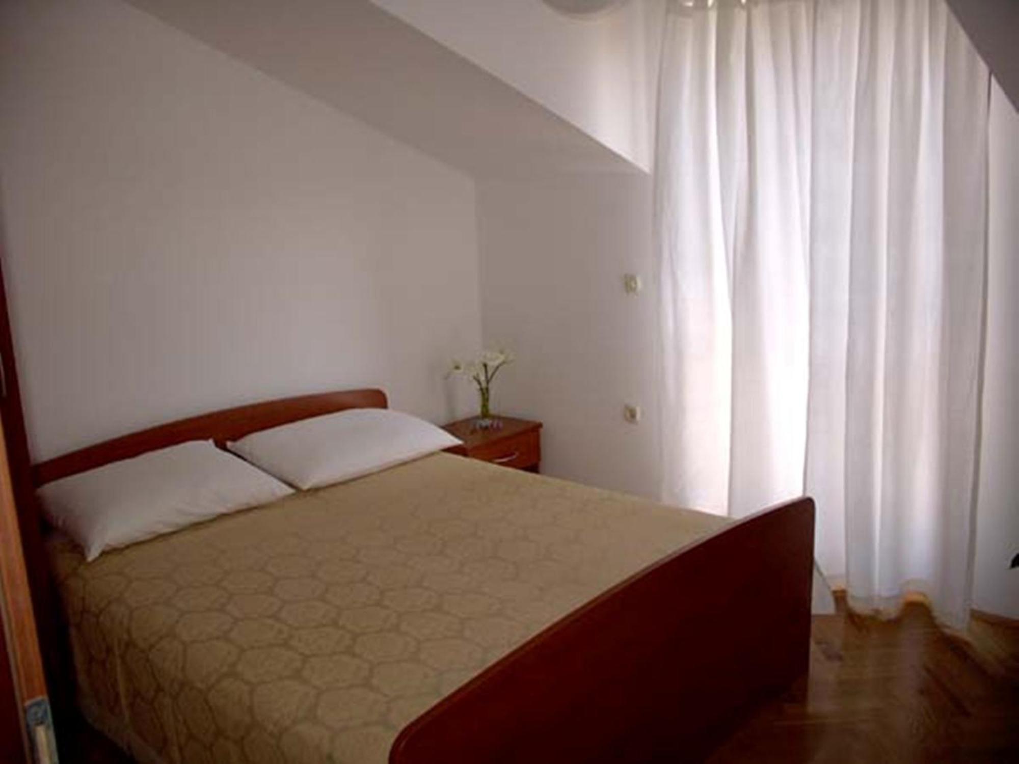 Sućuraj Apartments Vini And Ivana חדר תמונה