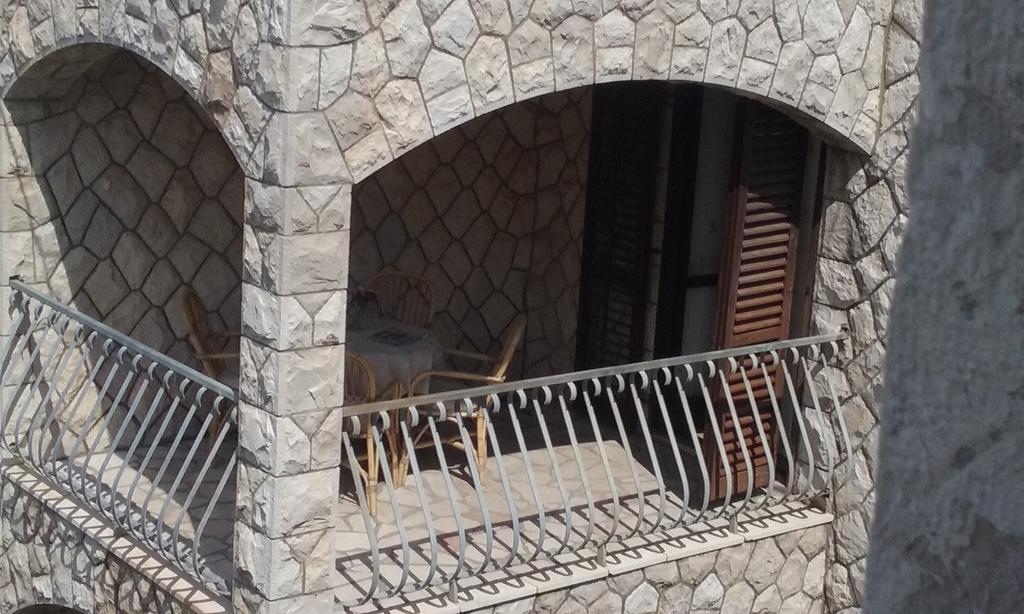 Sućuraj Apartments Vini And Ivana חדר תמונה