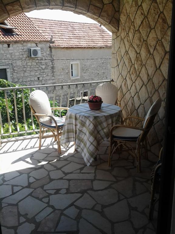 Sućuraj Apartments Vini And Ivana חדר תמונה