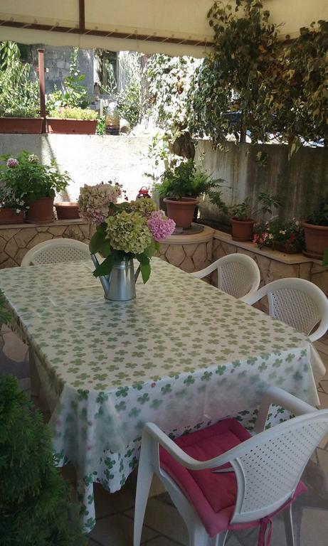 Sućuraj Apartments Vini And Ivana מראה חיצוני תמונה