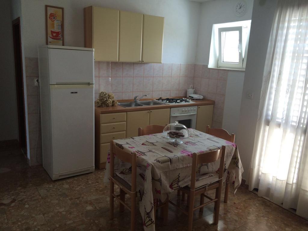 Sućuraj Apartments Vini And Ivana מראה חיצוני תמונה