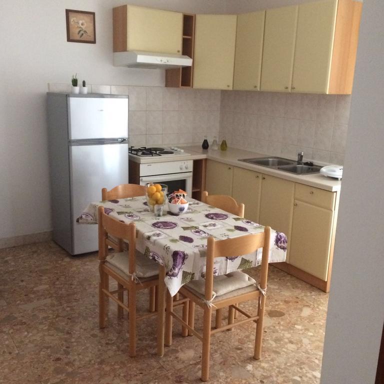 Sućuraj Apartments Vini And Ivana מראה חיצוני תמונה
