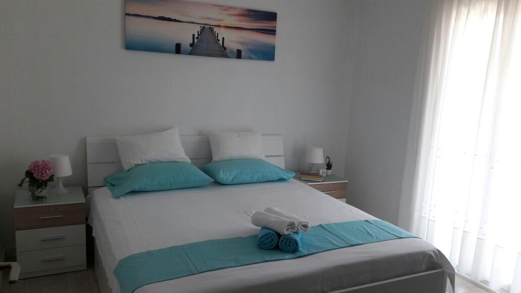 Sućuraj Apartments Vini And Ivana מראה חיצוני תמונה
