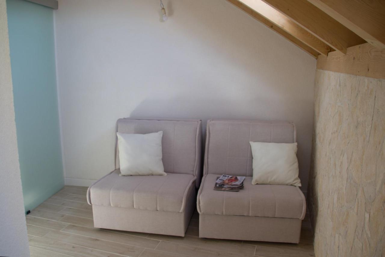 Sućuraj Apartments Vini And Ivana מראה חיצוני תמונה